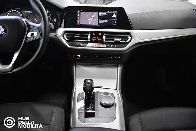 BMW 318d 48V Touring Business Advantage